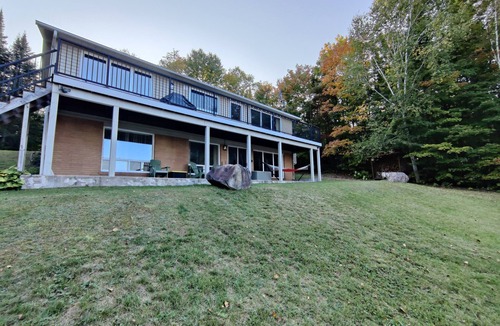 Novar Cottage | Escape to Muskoka Tranquility: Lakeside Bliss Awaits at Our Charming Cottage!
