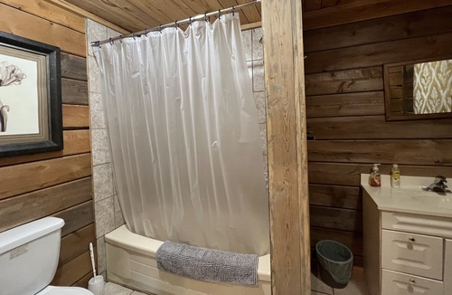 Sudbury District Cabin | Escape to Tranquility at Lake Onaping Lodge in Northeastern Ontario