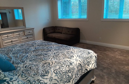 Ottawa Division House | Estate guest house -1br-King