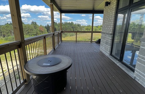 Mansfield House | Estate house with forested land,stunning scenes & sweeping valley