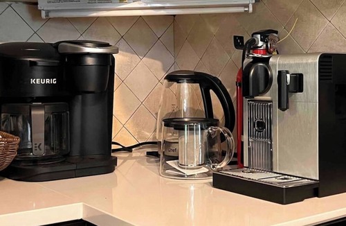 Tiny Cottage | EV Charger, Cozy Cottage, Pet Friendly
