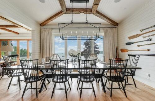 Rideau Lakes House | Exclusive Waterfront Getaway with Beach & Bunkie