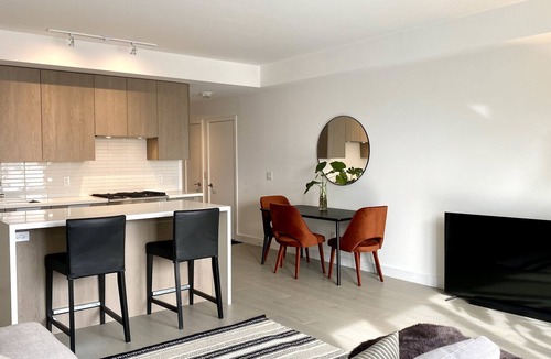 Lambton Condo | Executive 2 bed 2 bath condo - Kingsway Crescent