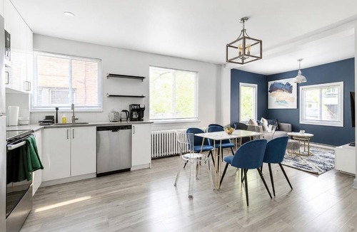 New Edinburgh Apartment | Executive 3BR with AC Monthly Stays East Ottawa