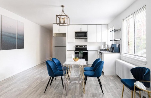 New Edinburgh Apartment | Executive 3BR with AC Monthly Stays East Ottawa