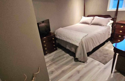Tecumseh Apartment | Executive basement suite in the heart of Tecumseh