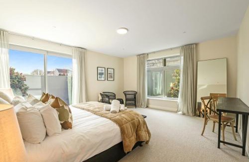 Merivale Apartment | Executive Ground Floor Apartment in Merivale