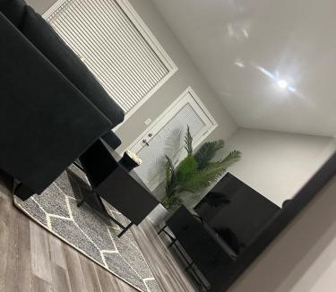 Windsor House | Executive Home in Windsor close to the airport