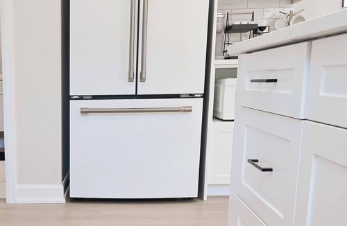 Mount Forest House | Executive Luxury Condo Corporate Stay Sleeps 4