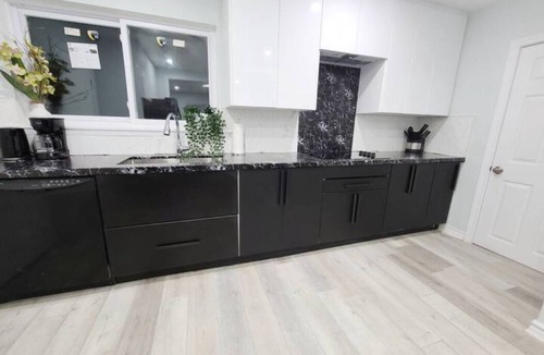 Brampton House | Executive Modern Home with Backyard Oasis close to the Airport
