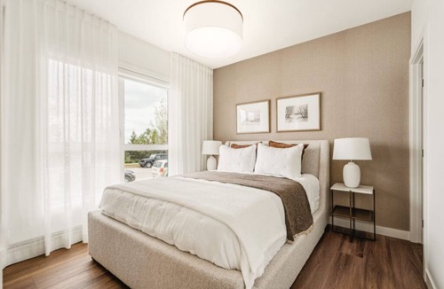 Three Sisters Mountain Village Condo | Executive Residence | Hot Tub + Parking | 30+ Days | Ideal for Corporate Stays