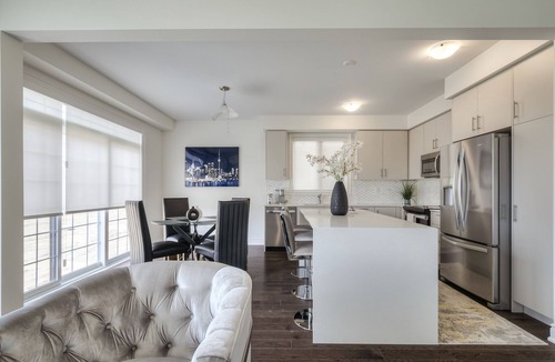Bradford House | Experience Luxury Living-Minutes from Canada's Wonderland