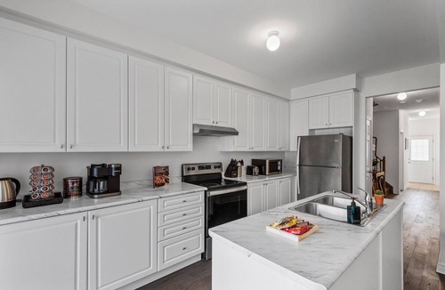 Durham Region House | Experience comfort & luxury in modern 4+1 bedroom & 3.5 bath Oshawa Townhome!
