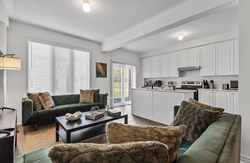 Durham Region House | Experience comfort & luxury in modern 4+1 bedroom & 3.5 bath Oshawa Townhome!
