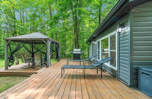 Washago Cottage | Experience True Comfort: Modern Riverfront Cottage in Orillia Country (Washago)