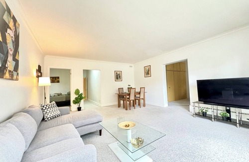 Forest Hill South House | *Exquisite Home in Prime Forest Hill*