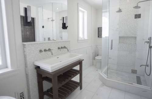 Trinity - Bellwoods House | fabulous house in Little Italy+P