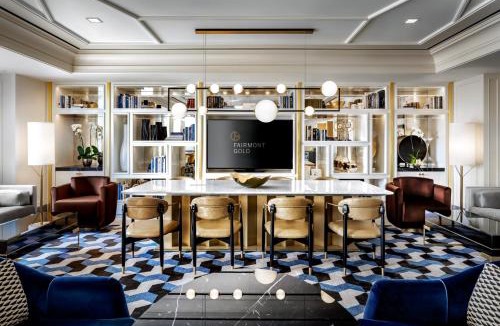 Financial District Hotel | Fairmont Royal York Gold Experience