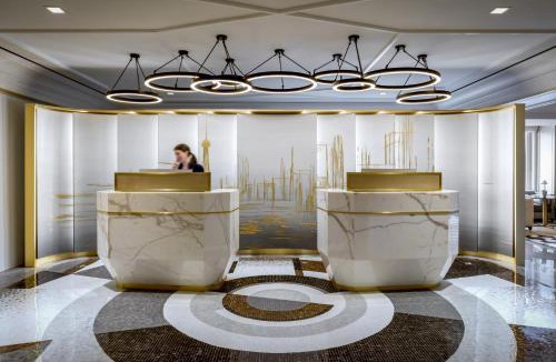 Financial District Hotel | Fairmont Royal York Gold Experience