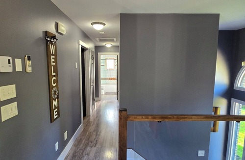 Fall River House | Fall River Haven Pet Friendly. Full kitchen, and bathroom with socker tub.
