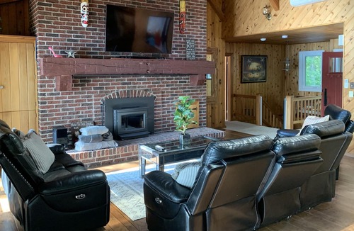 Faraday House | Family cottage i. Bancroft