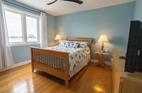 Long Point Cottage | Family Cottage with breaktaking views of Lake Erie