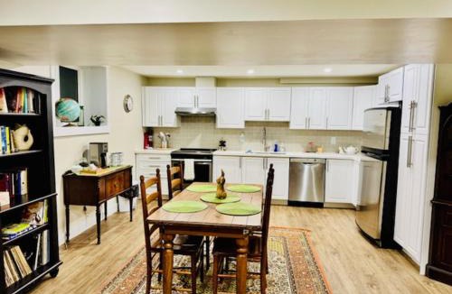 Cobourg Apartment | Family-friendly 2br Near Lake & Downtown
