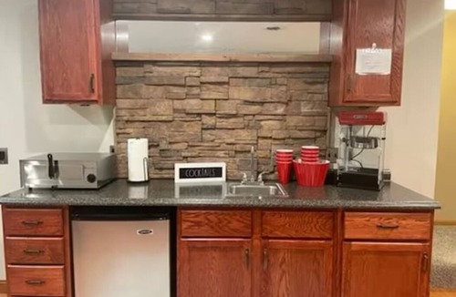 Andover House | Family Friendly 4 Bedroom with Fire Pit and Game Room