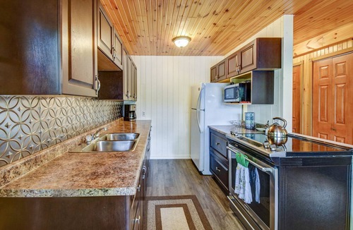 Marmora and Lake Cottage | Family Friendly Beautiful Lake Front Cottage
