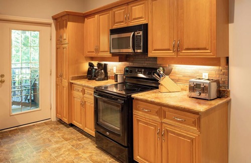 Grand Bend Cottage | Family friendly cottage in Southcott Pines, Grand Bend, 700m to beach
