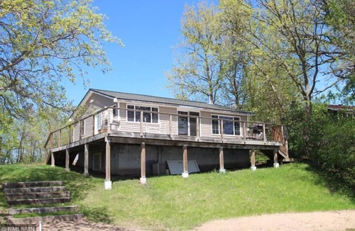 Maple Lake Cabin | Family fun escape, just a short drive away!