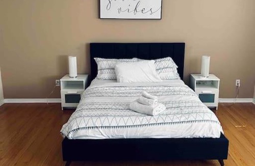 Churchill Meadows House | Family home 5 bedroom home in Mississauga free parking
