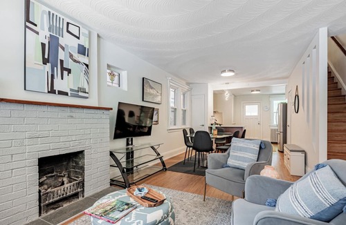 The Beach Triangle House | Family Home by the Beach > 3 Beds & Parking