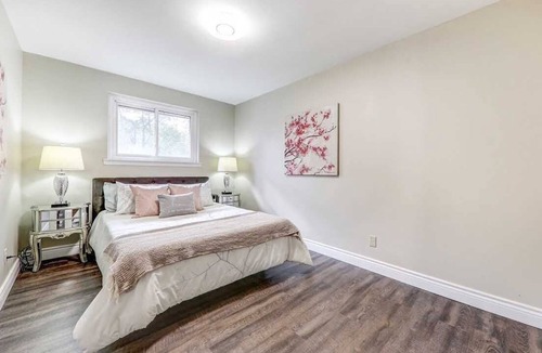 Durham Region House | Family/Pet friendly Luxurious bungalow spacious backyard for perfect staycation
