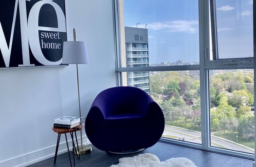 North York Condo | Fantastic View 12ft Ceiling Penthouse/pet Friendly