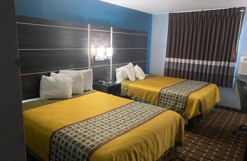 Faribault Hotel | Faribault Hometown Inn & Suites