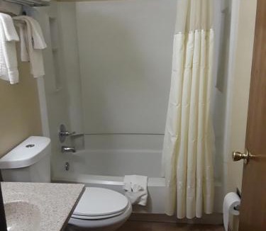 Faribault Hotel | Faribault Hometown Inn & Suites