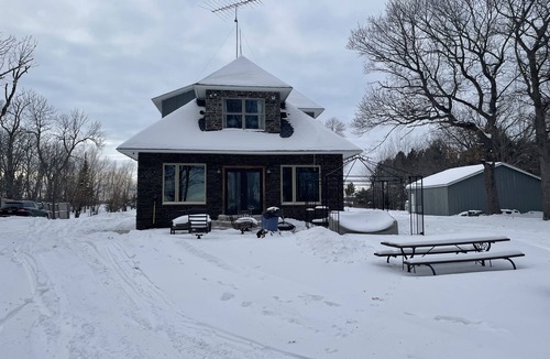 Kerrick House | Ferguson Farmhouses on Oak Lake with 176 feet of shoreline in Kerrick Minnesota.