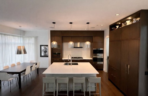 Riley Park House | MAJOR INTERNATIONAL SPORTING EVENT 2026 ready | Walk to BC Place | Spacious 5BR+ 3.5BA | Sleeps 11 | AC + PRKG