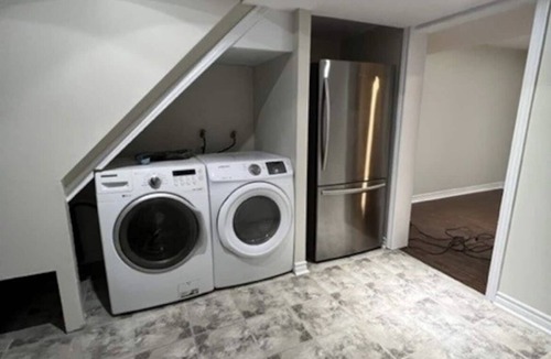 Halton Regional Municipality House | Finest BR Free Parking/Wifi TV Shared Suite