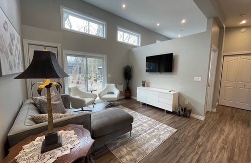 Kingston House | Fleure-de-Lys Haus One bedroom House Short Term
