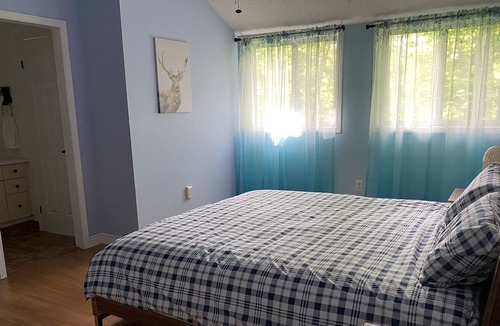 Trent Lakes Cottage | ForestView Cottage (Hot tub and Sauna)