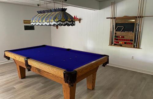 Trent Lakes Villa | ForestView Cottage (Hot Tub and Sauna)