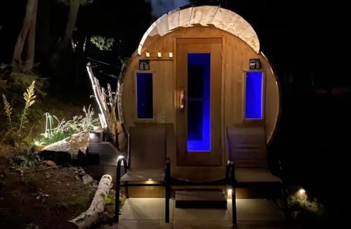 North Frontenac Cottage | Four Season Cottage with Wood Burning Sauna