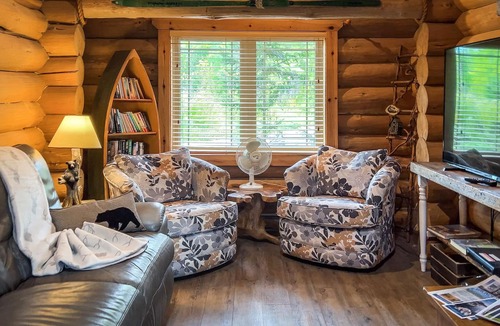 McDougall Cottage | Four Season Muskoka Log House at the Lake - Sauna with a Tea Room