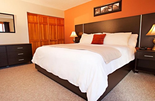 Calabogie House | Four-Season Resort on the Shore of Calabogie Lake
