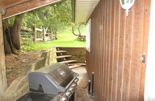 Bonnechere Valley Apartment | Foymount Farm stay, Family and pet friendly.