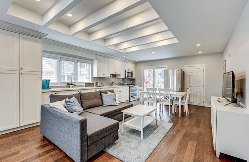 Jacksons Point Cottage | Franklin Beach House, Jackson's Point