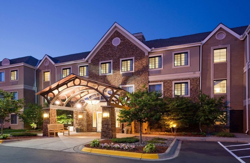 Maple Grove Condo | Free Breakfast. Pool & Hot Tub. Gym. Great Location! Near Albertville Premium Outlets