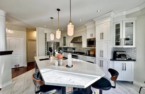 Meadowvale Village House | Free Parking|Near Airport|Firepit w/5 Bedrooms
